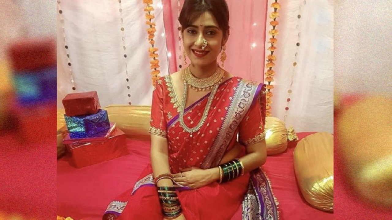 মাদক কিনতে গিয়ে এনসিবি’র হাতে গ্রেফতার অভিনেত্রী প্রীতিকা মাদক কিনতে গিয়ে এনসিবি'র হাতে গ্রেফতার অভিনেত্রী প্রীতিকা