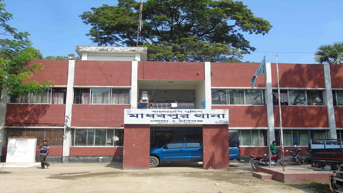 হবিগঞ্জে ট্রাক্টর-মোটরসাইকেল সংঘর্ষে নিহত ৩