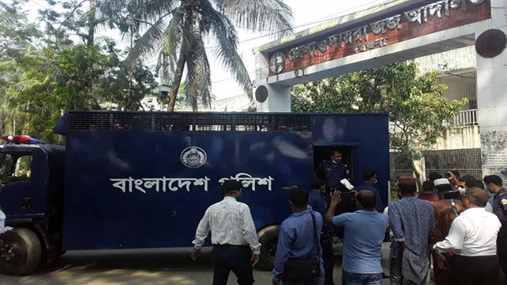 বরগুনায় রিফাত হত্যা: কড়া নিরাপত্তায় আদালতে অপ্রাপ্তবয়স্ক আসামিরা