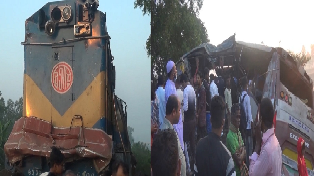 গাজীপুরে বাস-ট্রেন সংঘর্ষে ২ জনের মৃত্যু গাজীপুরে বাস-ট্রেন সংঘর্ষে ২ জনের মৃত্যু