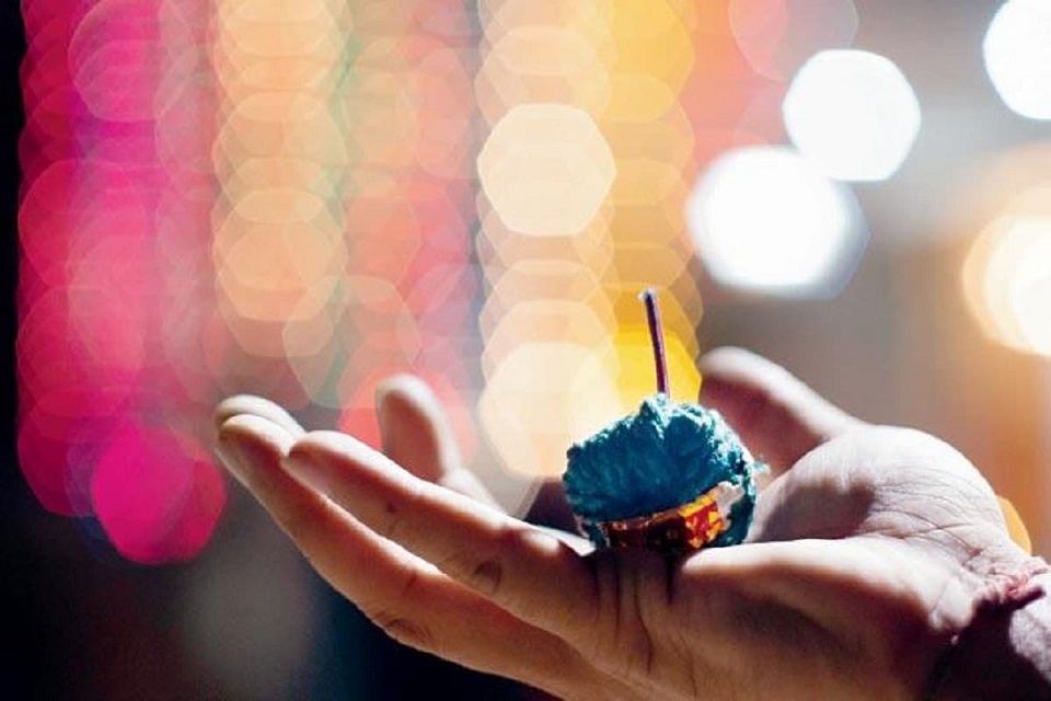 প্রেমিকার সঙ্গে ঝগড়া, চকলেট বোমা খেয়ে আত্মহত্যার চেষ্টা