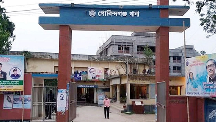 বান্ধবীর বাড়িতে গিয়ে ধর্ষণের শিকার গামেন্টসকর্মী, মা মেয়েসহ আটক ৩