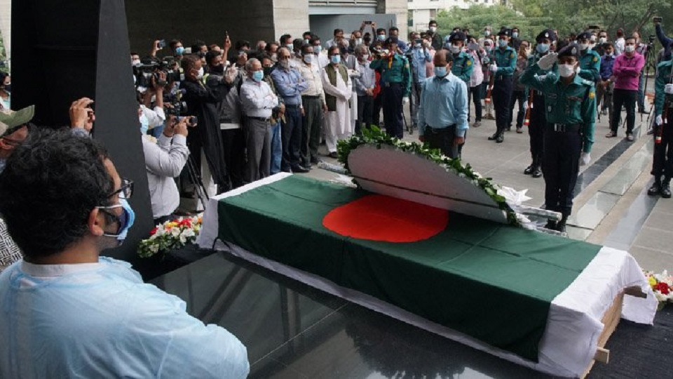 বনানীর উদ্দেশে যাত্রা, জানাজা শেষে বিকেলে দাফন