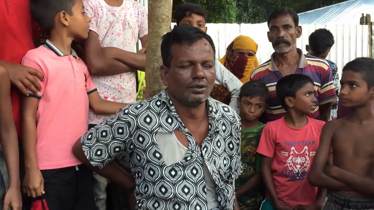 শিশুকে ধর্ষণরত অবস্থায় জনতার হাতে ধর্ষক আটক; গণধোলাই দিয়ে পুলিশে সোপর্দ