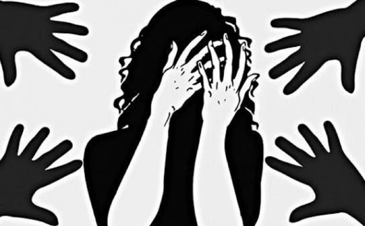 কলেজছাত্রীকে ধর্ষণ, ছবি ফেসবুকে ছড়ানোয় যুবকের বিরুদ্ধে মামলা