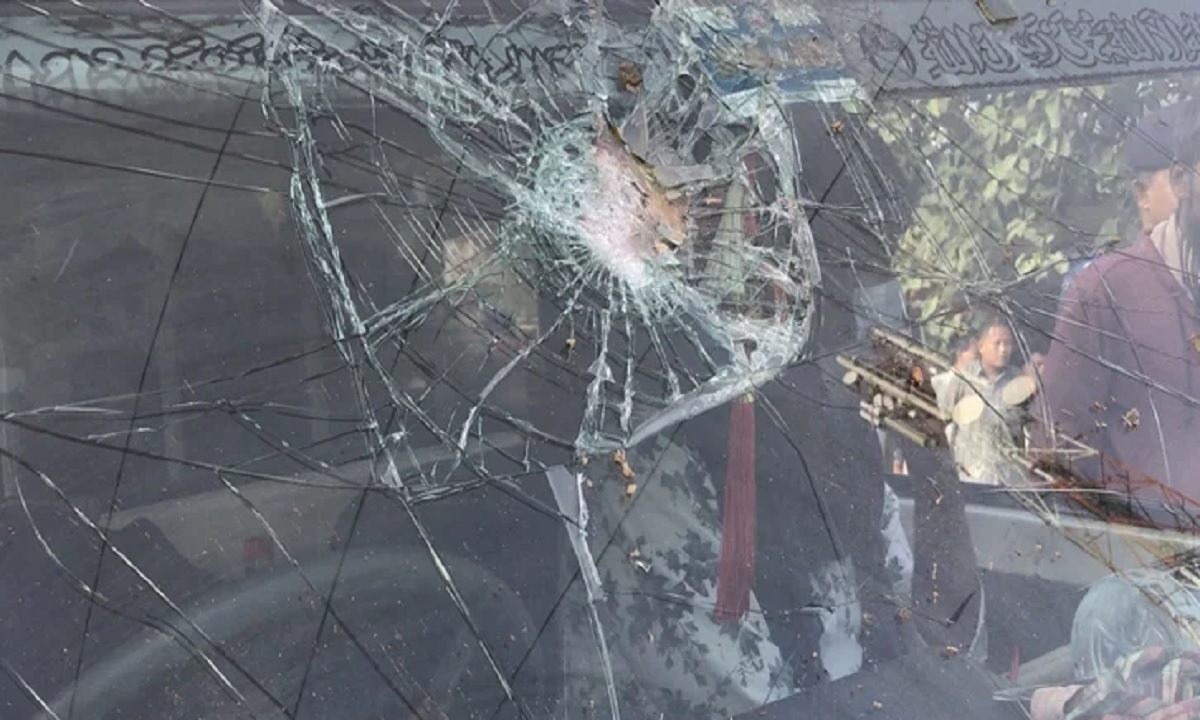 পছন্দ মতো পদ না পাওয়ায় গাড়ি ভাঙচুর, উপজেলা ছাত্রলীগের ৩ নেতা আটক