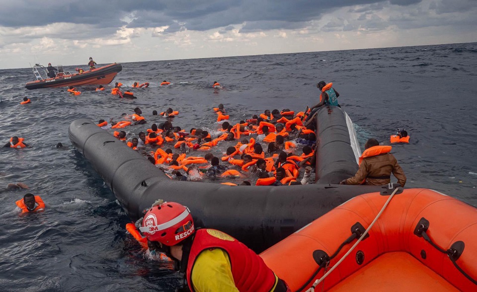 লিবিয়া উপকূলে নৌকাডুবি, কমপক্ষে ৭৪ অভিবাসনপ্রার্থীর মরদেহ উদ্ধার