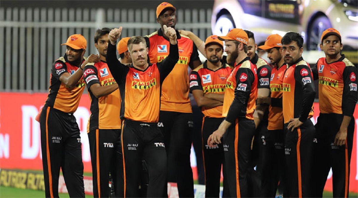 ওয়ার্নার-ঋদ্ধিমানের দৃঢ়তায় প্লে অফে জায়গা করে নিলো হায়দ্রবাদ