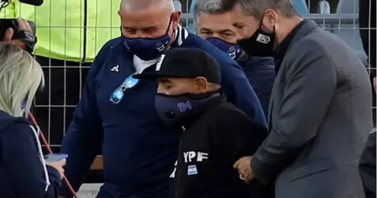 হাসপাতালে ফুটবল কিংবদন্তি ম্যারাডোনা