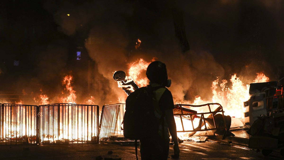 হংকংয়ে ভয়াবহ অগ্নিকাণ্ডে ৭ জনের প্রাণহানি