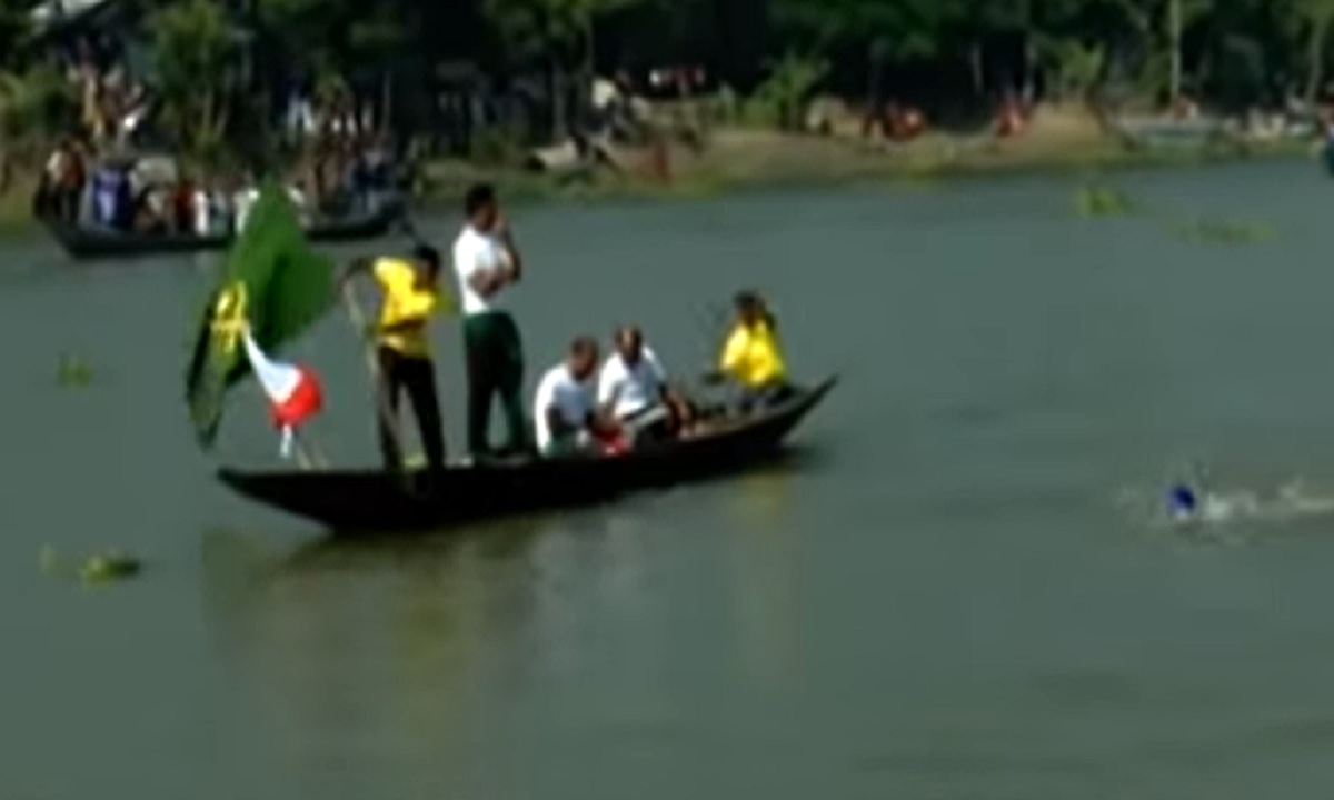 মুজিববর্ষ উপলক্ষে মধুমতি নদীতে দূরপাল্লার সাঁতার প্রতিযোগিতা
