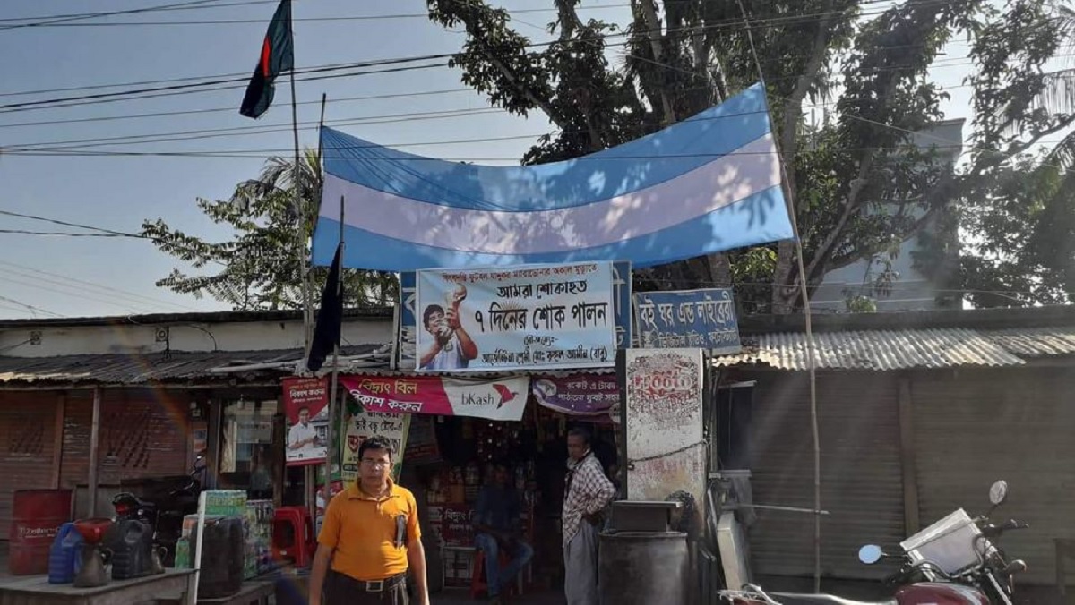 ম্যারাডোনার মৃত্যুতে ভাত খাওয়া বন্ধ রেখে ৭ দিনের শোক নাটোরের বাবুর