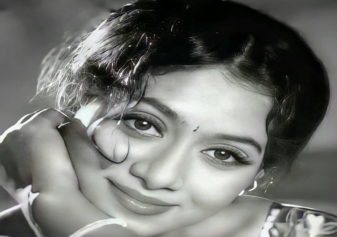 আজ শাবনূরের জন্মদিন আজ শাবনূরের জন্মদিন