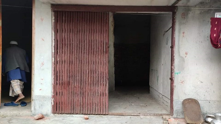 মসজিদের ৮৪ লাখ টাকা আত্মসাতের মামলা করায় বাদির বাড়িতে হামলা