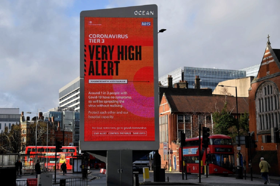 যুক্তরাজ্যে ভিন্ন বৈশিষ্ট্যের করোনা, ভ্রমণ নিষেধাজ্ঞা দিয়েছে বিভিন্ন ইউরোপীয় দেশ