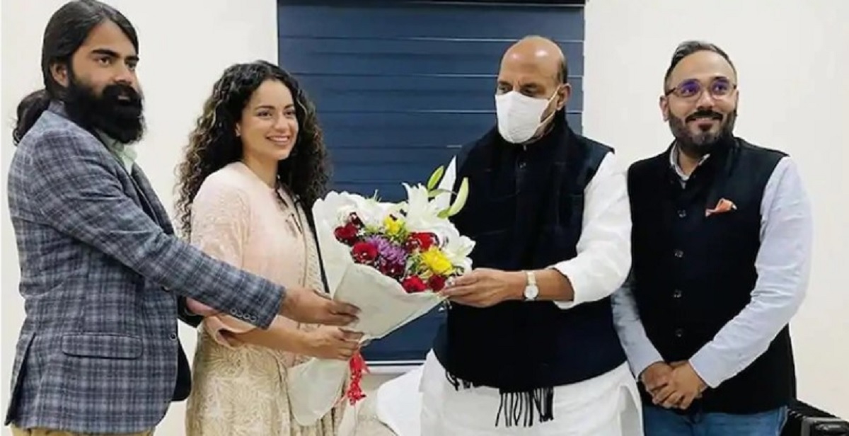 ছবির শুটিং শুরুর আগে প্রতিরক্ষামন্ত্রীর আশীর্বাদ নিলেন কঙ্গনা