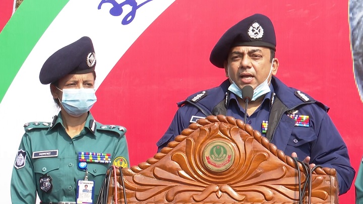 পুলিশে মাদকসেবীদের কোন স্থান নেই: আইজিপি