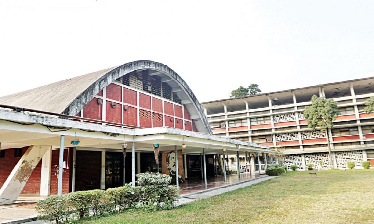 শিক্ষক-শিক্ষার্থীদের কাছে টিএসসির বিষয়ে ‘প্রত্যাশা ও সুপারিশ’ চেয়েছে ঢাবি