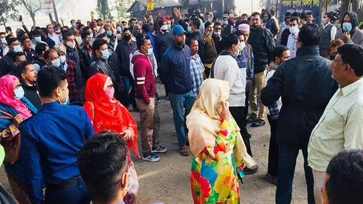 চিনিকল বন্ধের প্রতিবাদে আজও রংপুরে বিক্ষোভ চিনিকল বন্ধের প্রতিবাদে আজও রংপুরে বিক্ষোভ