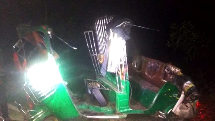 ময়মনসিংহে ট্রাক সিএনজি সংঘর্ষে নিহত ৩