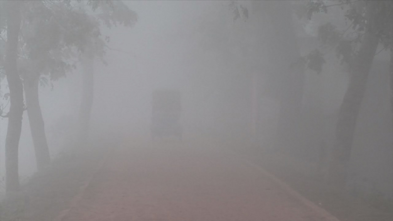 প্রচণ্ড শীতে কাঁপছে উত্তরাঞ্চল, বিপর্যস্ত জনজীবন প্রচণ্ড শীতে কাঁপছে উত্তরাঞ্চল, বিপর্যস্ত জনজীবন