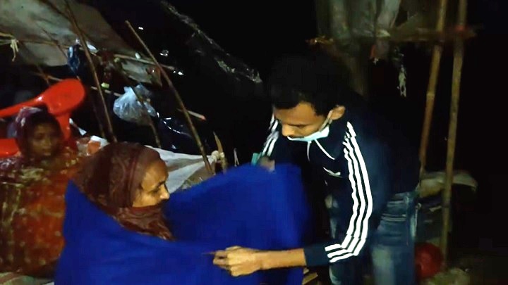 নড়াইলে এতিম শিশু ও বেদেপল্লীতে শীতবস্ত্র বিতরণ