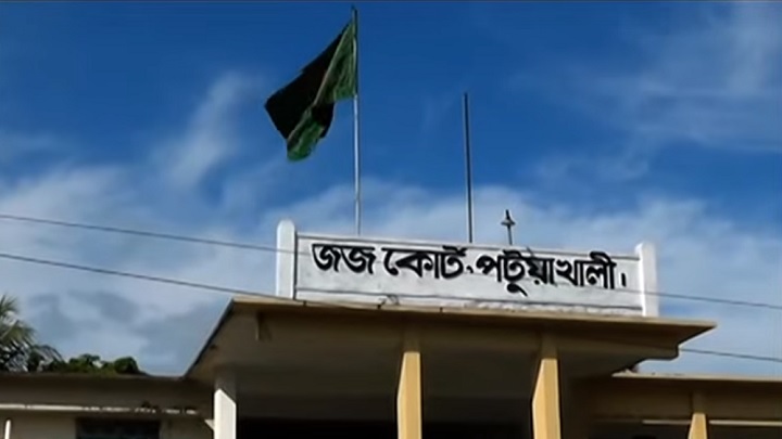 চাক্ষুষ সাক্ষী থাকতেও মেয়ে হত্যার বিচার চান না বাবা