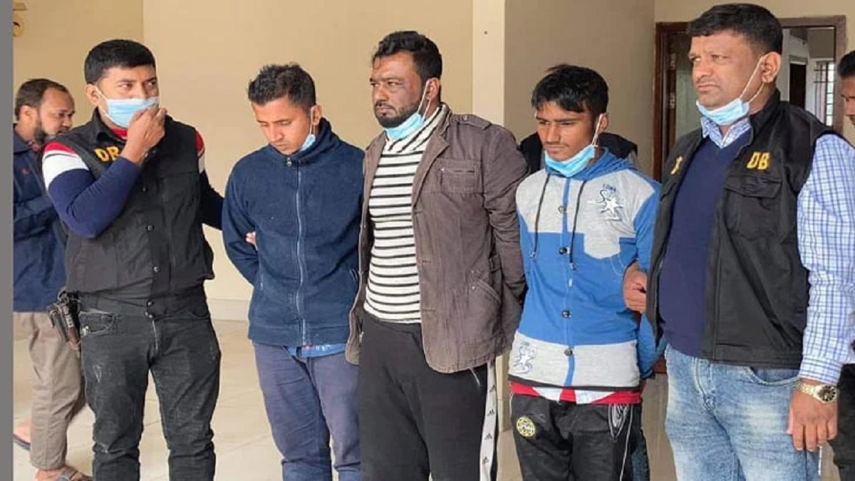 বিপ্লবী বাঘা যতীনের ভাস্কর্য ভাঙচুরের ঘটনায় যুবলীগ নেতাসহ গ্রেফতার ৩