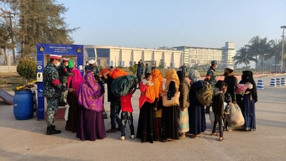 তৃতীয় দফায় আজ ভাসানচরে যাচ্ছে ১৭৭৮ জন রোহিঙ্গা