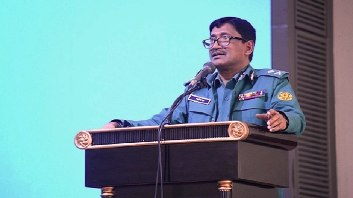 পুলিশে মাদক সেবীদের কোন জায়গা হবে না: ডিএমপি কমিশনার