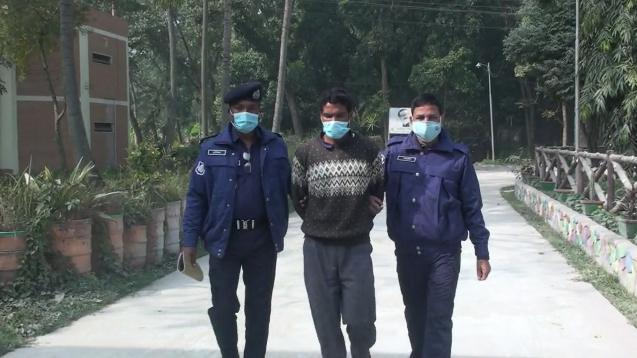 নাটোরে স্ত্রী হত্যার দায়ে স্বামী গ্রেফতার নাটোরে স্ত্রী হত্যার দায়ে স্বামী গ্রেফতার