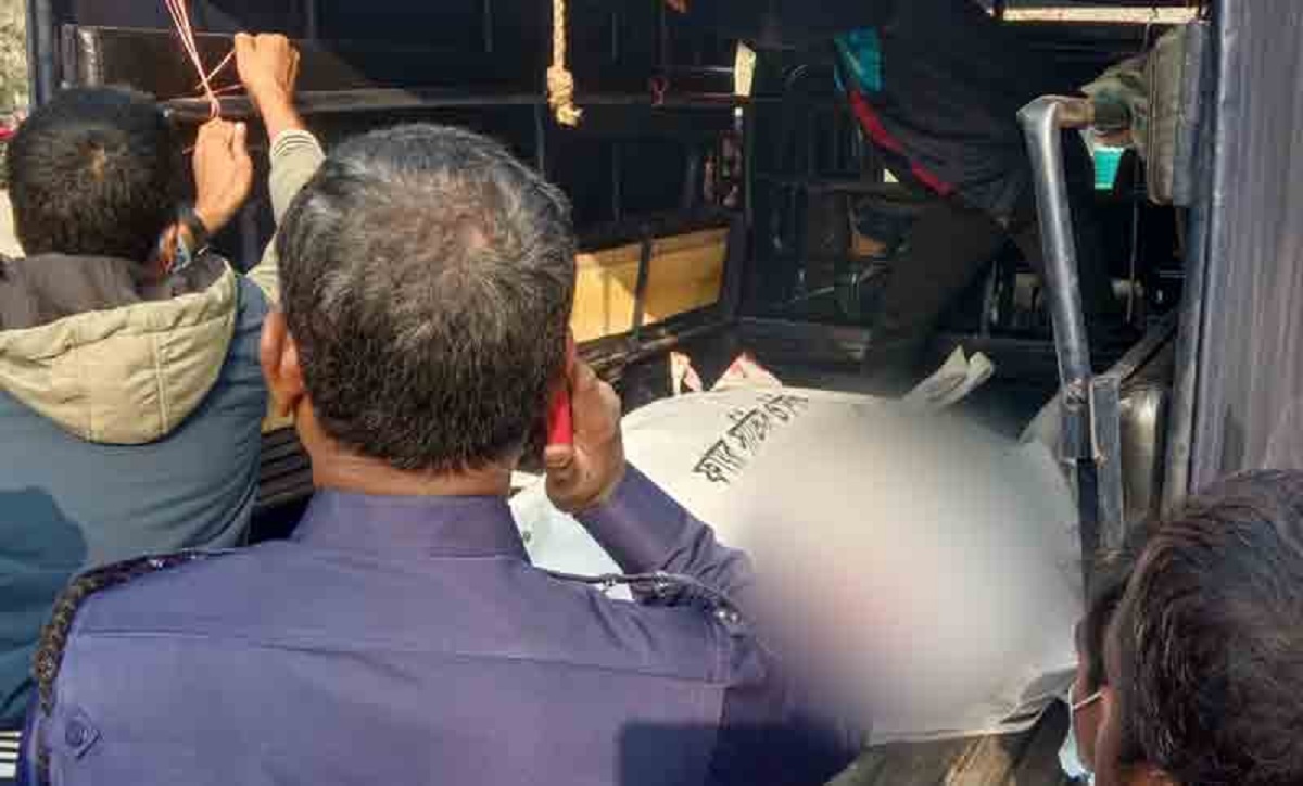 লালমনিরহাটে ট্রাকের ধাক্কায় ২ পুলিশ সদস্য নিহত