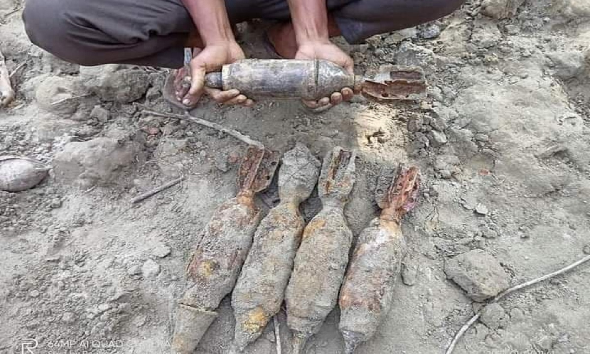 কুমিল্লায় মাটি খুঁড়তে গিয়ে মিললো ৫টি মর্টার শেল