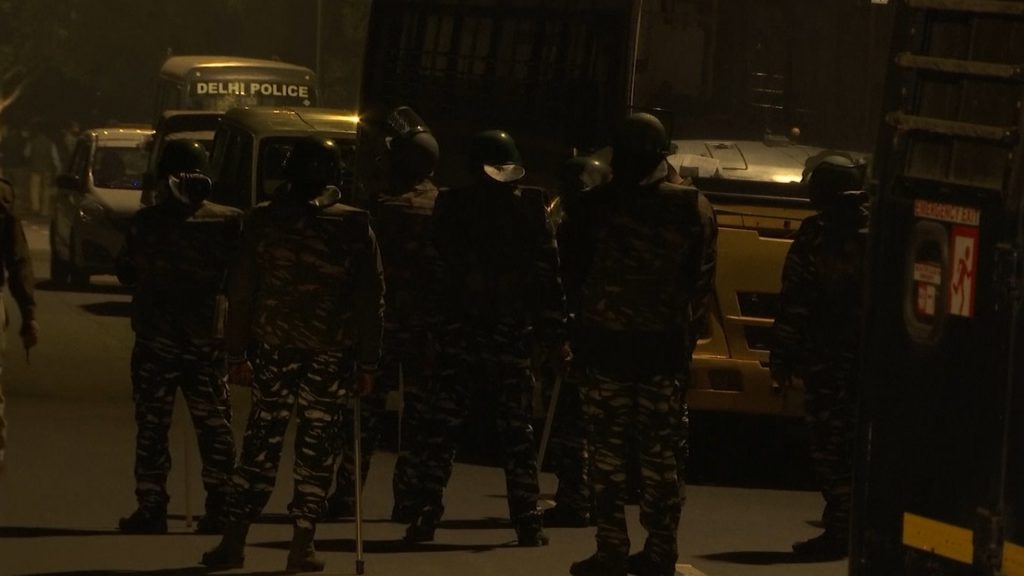 দিল্লির সুরক্ষিত কূটনৈতিক এলাকায় বিস্ফোরণের ঘটনায় সতর্ক অবস্থানে নিরাপত্তা বাহিনী