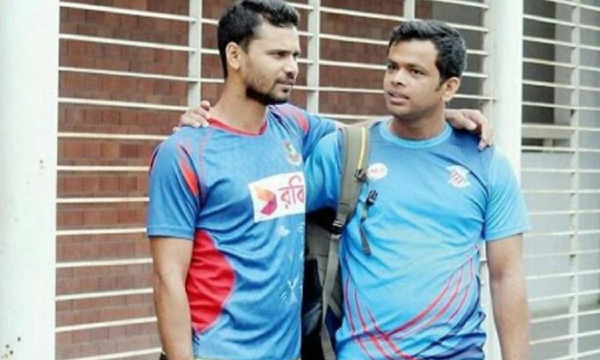 আব্দুর রাজ্জাককে নিয়ে মাশরাফীর স্ট্যাটাস