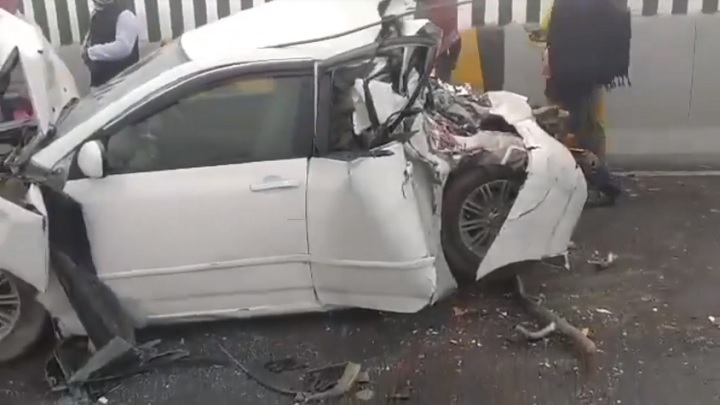 ঢাকা-মাওয়া এক্সপ্রেস ওয়েতে দুর্ঘটনায় ক্ষতিগ্রস্ত ৭ গাড়ি, আহত ৫