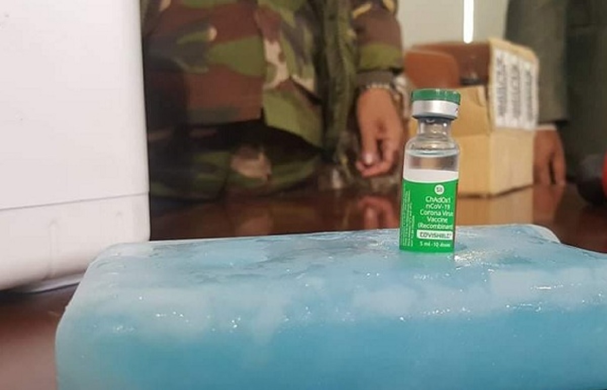 প্রথম চালানের টিকা প্রয়োগের অনুমতি ঔষধ প্রশাসনের