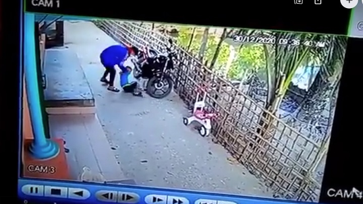 পাষণ্ডের নির্মম আক্রোশের শিকার ৮ বছরের ছোট্ট শিশু