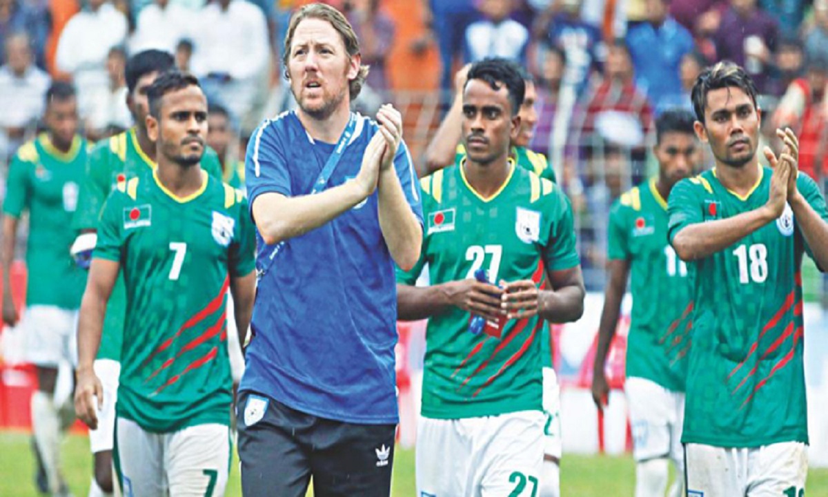 এ মাসেই ঢাকায় ফিরছেন জেমি ডে