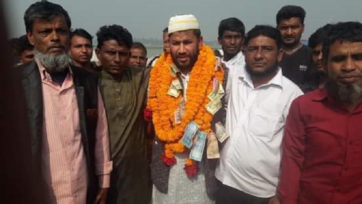 পরিবেশ দূষণে জেল: ইটভাটা মালিকের কারা মুক্তিতে ফুলেল শুভেচ্ছা