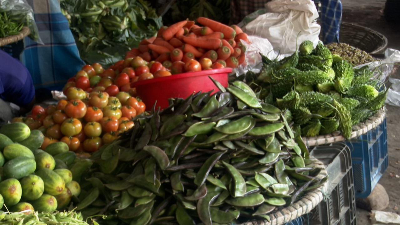 সবজির বাজারে সুখবর; অবিশ্বাস্য হারে কমলো দাম সবজির বাজারে সুখবর; অবিশ্বাস্য হারে কমলো দাম