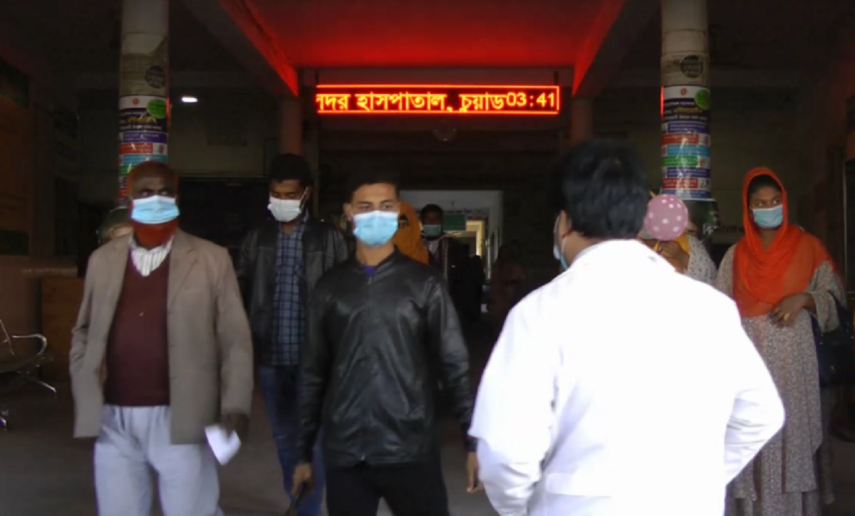 চুয়াডাঙ্গা সদর হাসপাতালে দুই সেবিকাকে মারধরের অভিযোগ রোগীর স্বজনের বিরুদ্ধে