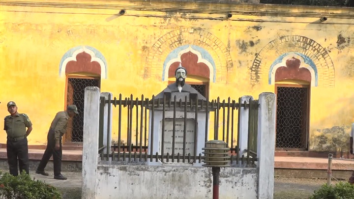 মাইকেল মধুসূদন দত্তের ১৯৭তম জন্মবার্ষিকী আজ, হচ্ছে না মধুমেলা