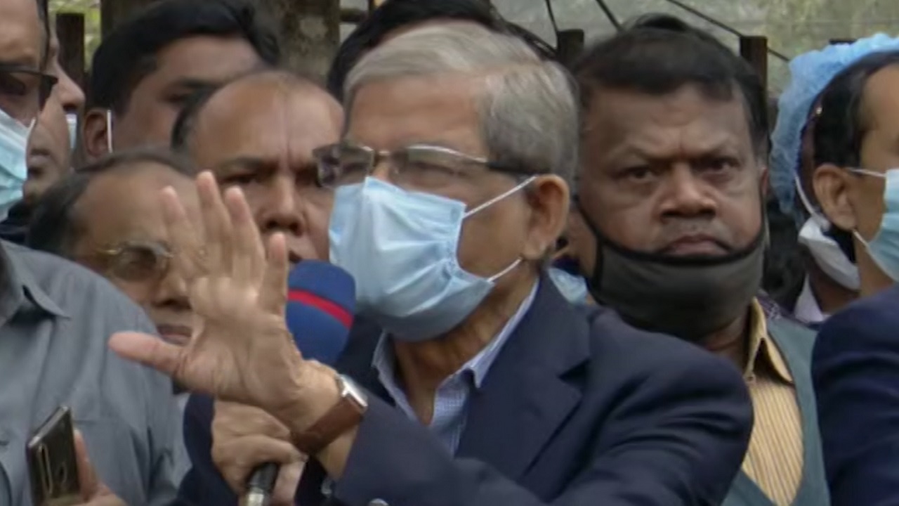 ভারত থেকে ২ ডলারের টিকা ৫ ডলারে কেনা হচ্ছে দুর্নীতির জন্য: ফখরুল ভারত থেকে ২ ডলারের টিকা ৫ ডলারে কেনা হচ্ছে দুর্নীতির জন্য: ফখরুল