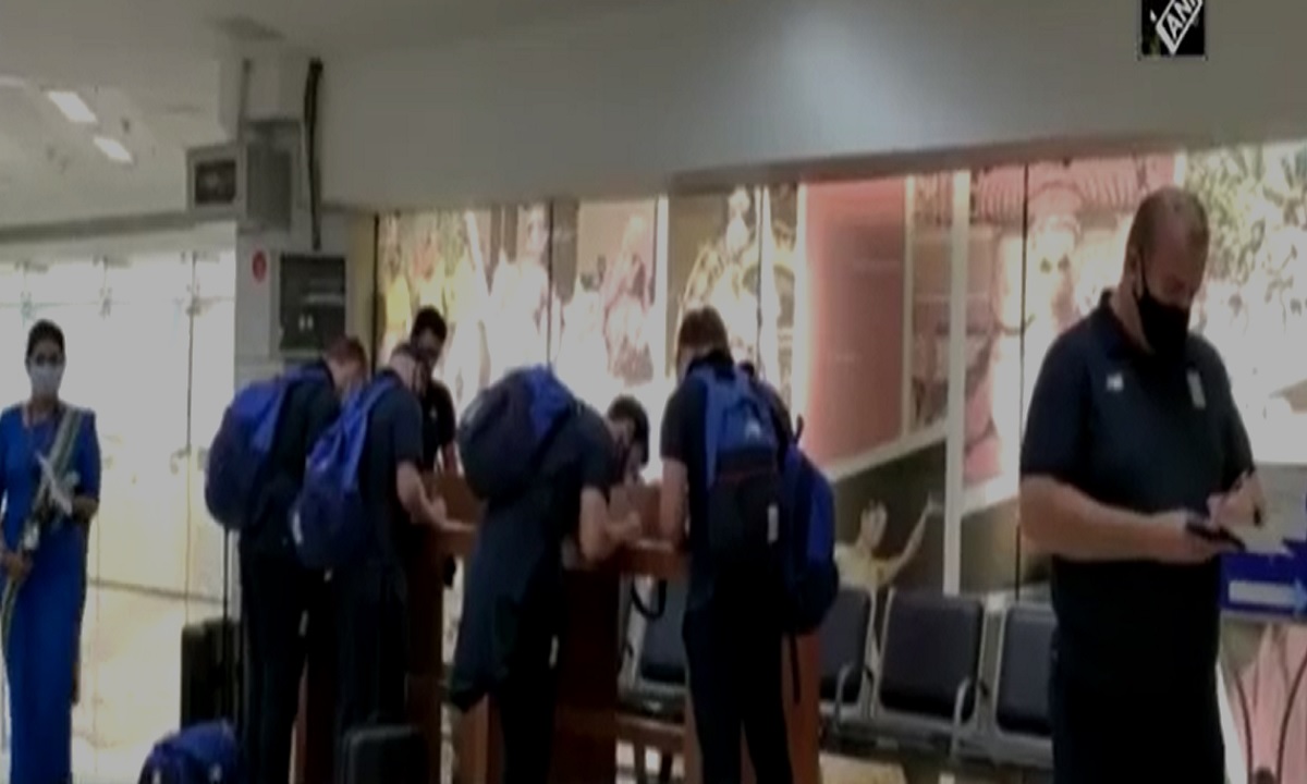 ভারতে পৌঁছেই কোয়ারেন্টাইনে ইংল্যান্ড