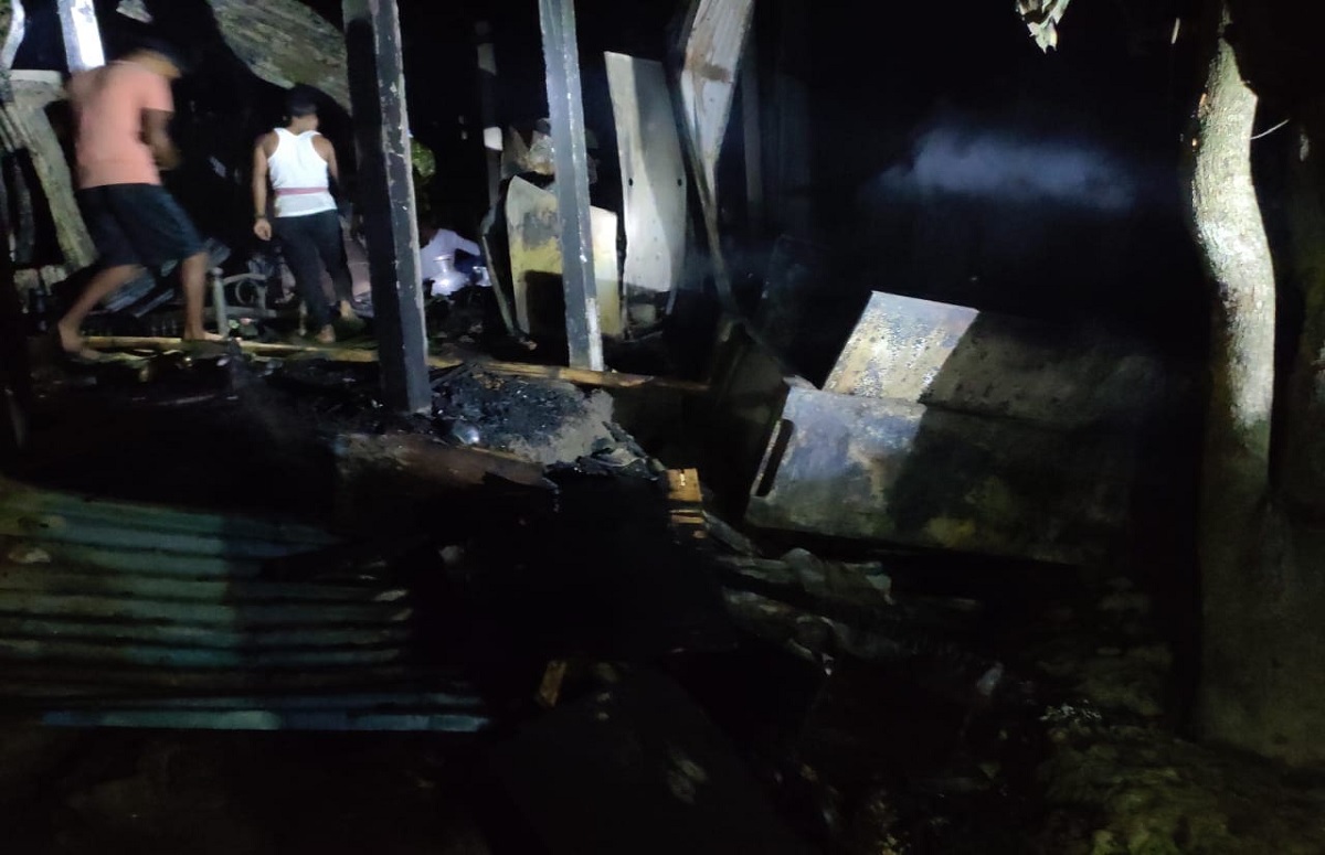 দাউদকান্দিতে অগ্নিকাণ্ডে মা-মেয়ের মৃত্যু