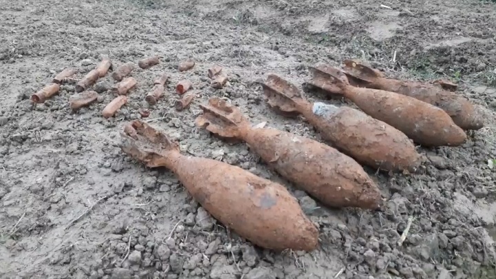 গাজীপুরে মুক্তিযুদ্ধে ব্যবহৃত মর্টার শেল ও গোলাবারুদ উদ্ধার