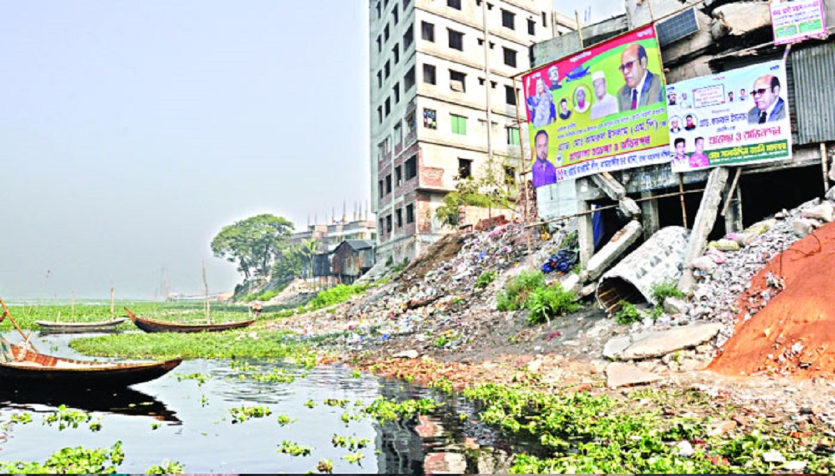 সীমানা পিলার দিয়েও দখল মুক্ত রাখা যাচ্ছে না ঢাকার চার নদী