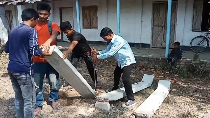 একুশের রাতেই বিদ্যালয়ের শহীদ মিনার ভাঙচুর