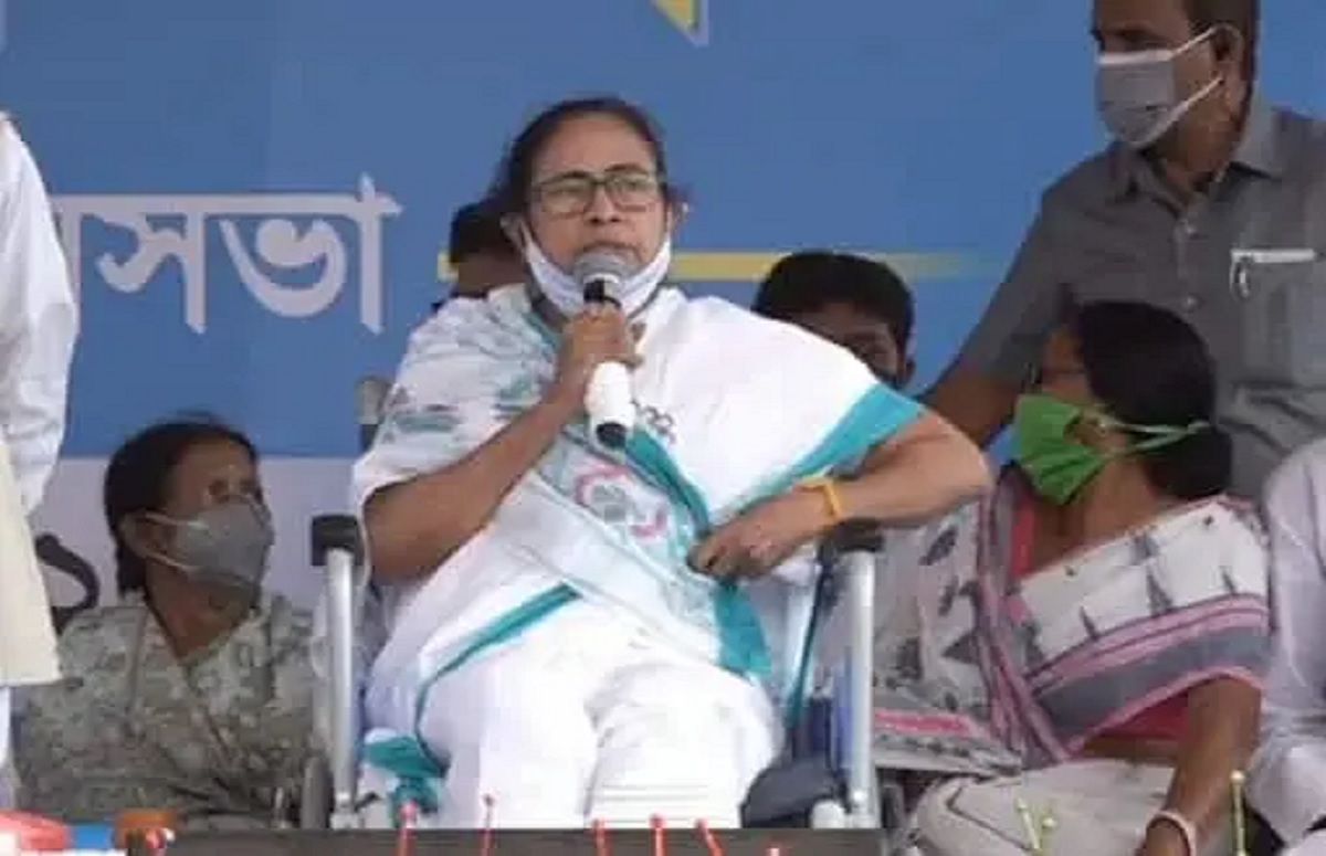 সমর্থকদের ভোট বাক্স পাহারা দেয়ার আহ্বান মমতার